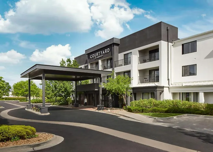 Courtyard Boulder Longmont